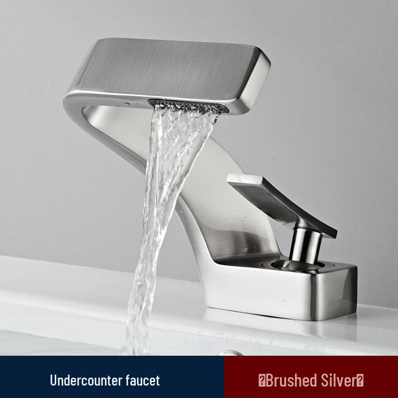Rubinetto Ottone a Cascata Dorata – Lavabo Lusso a Foro Singolo