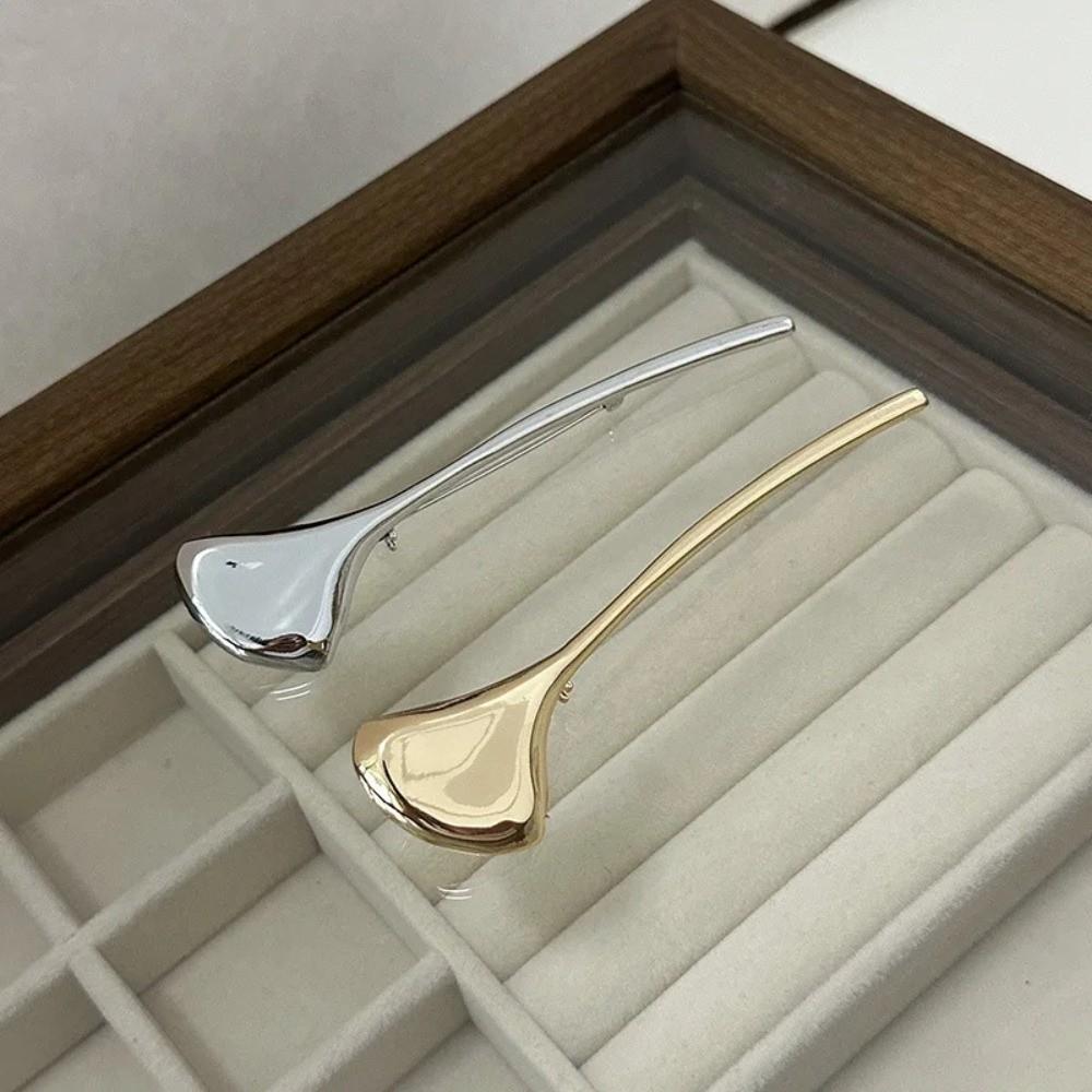 Vintage Long Leaf Pin French Style Metal Glossy Brooch Uniform Ginkgo Leaf Brooch Party