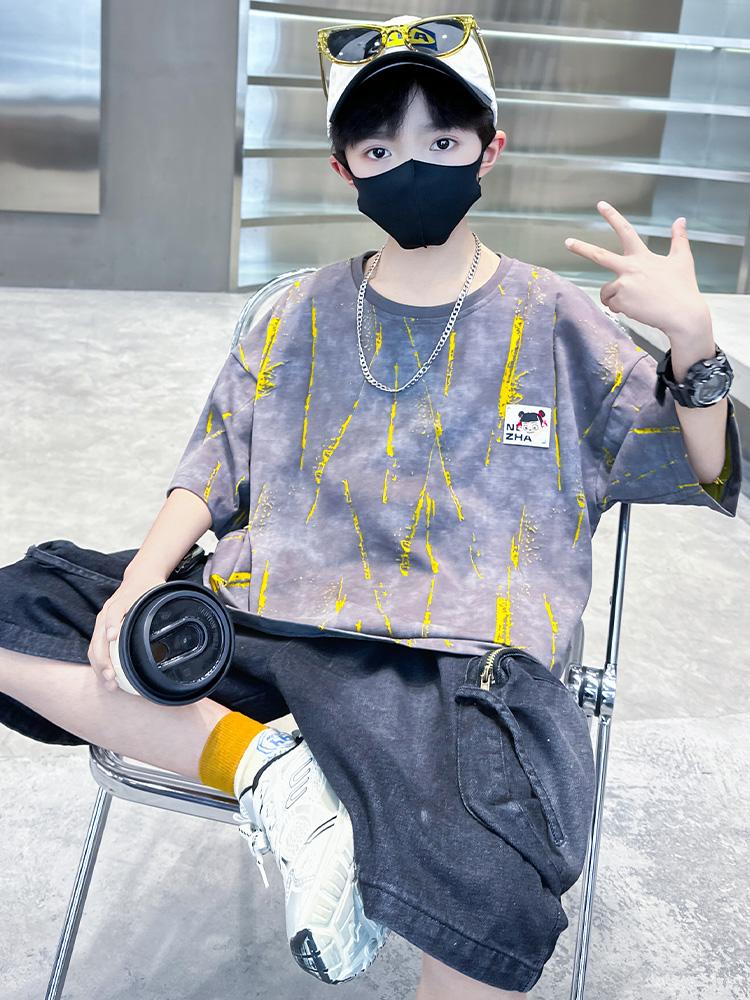 Boys' short sleeved T-shirt summer 2026 new item, medium and large children's thin design, boys' summer clothes, children's cool and stylish top t