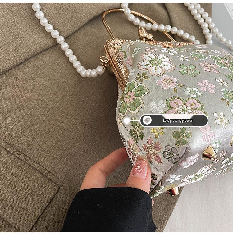 2026 Embroidered Clasp Shell Bag: Niche Design Evening Chain Shoulder & Crossbody Bag for Women
