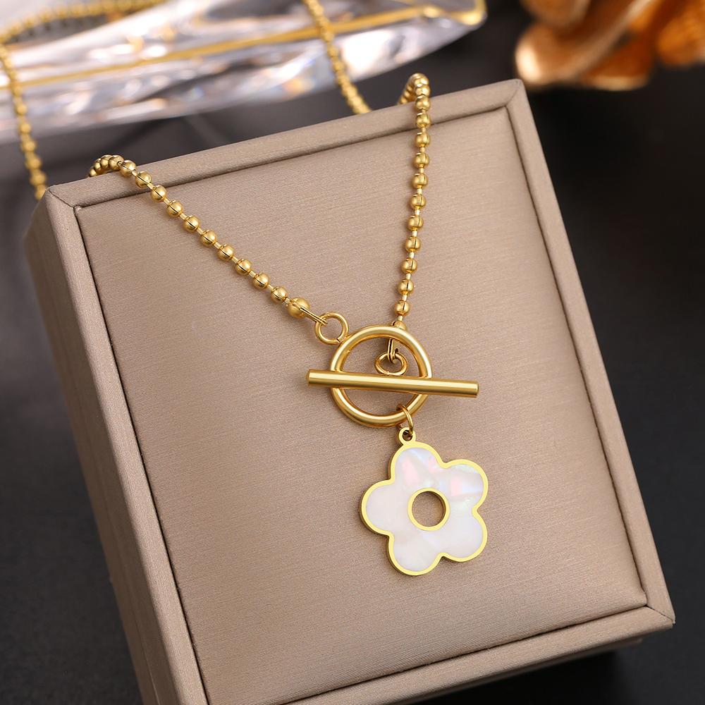 Stainless Steel Necklaces Exquisite Cartoon Flower Shell Pendant Toggle Button Chain Choker Fashion Necklace For Women Zircon