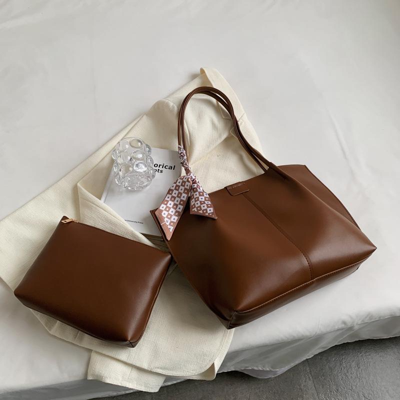 Bag Women's Large-capacity New Shoulder Bag Casual Class Commuter Tote Bag