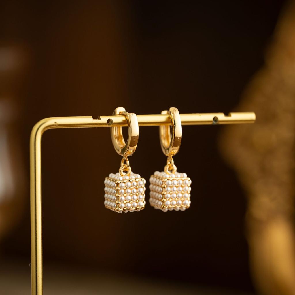 Micro Set Pearl Cube Drop Earrings Elegant High End Luxury Ear Cuffs Studs Unique Niche Earrings