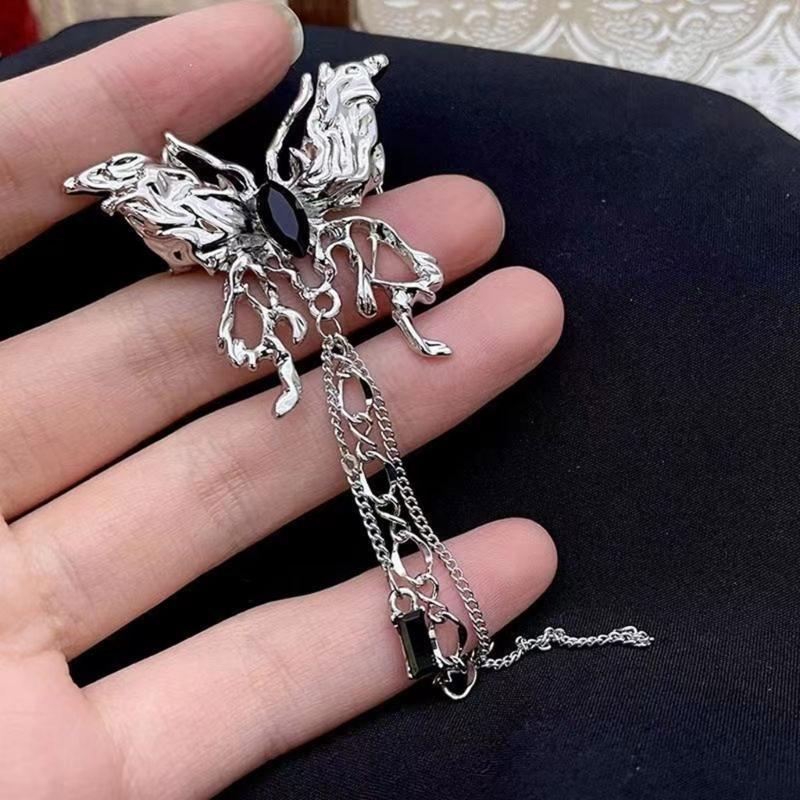 Lightweight Adjustable Tassels Butterfly Pin Elegant Alloy Brooch For Outfit Enhancement Stylish Clothing Accessories