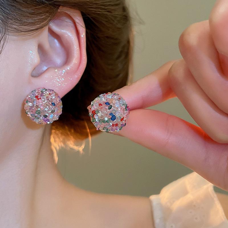 Boucles d'oreilles bohèmes roses à fleurs de perles de rocaille et pompons de perles
