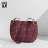 2025 autumn and winter new personalized women's bags, hand-woven bags, large-capacity trendy shoulder bags, textured and fashionable underarm bags