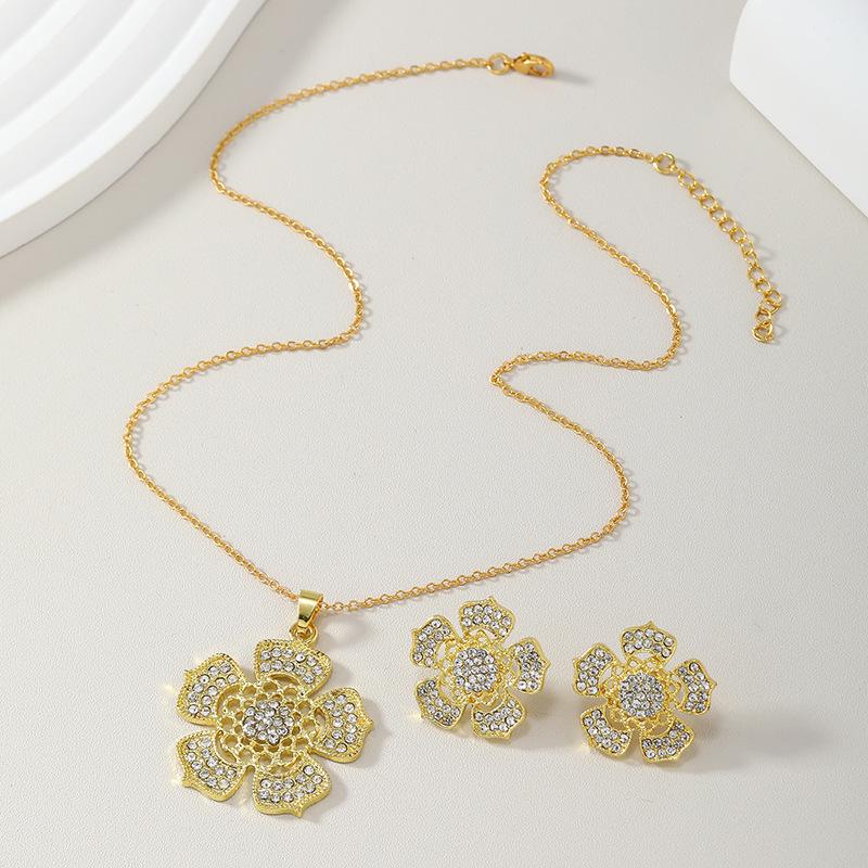 Elegant Zircon Flower Earrings & Necklace Set - Classic Design with Luxurious Feel