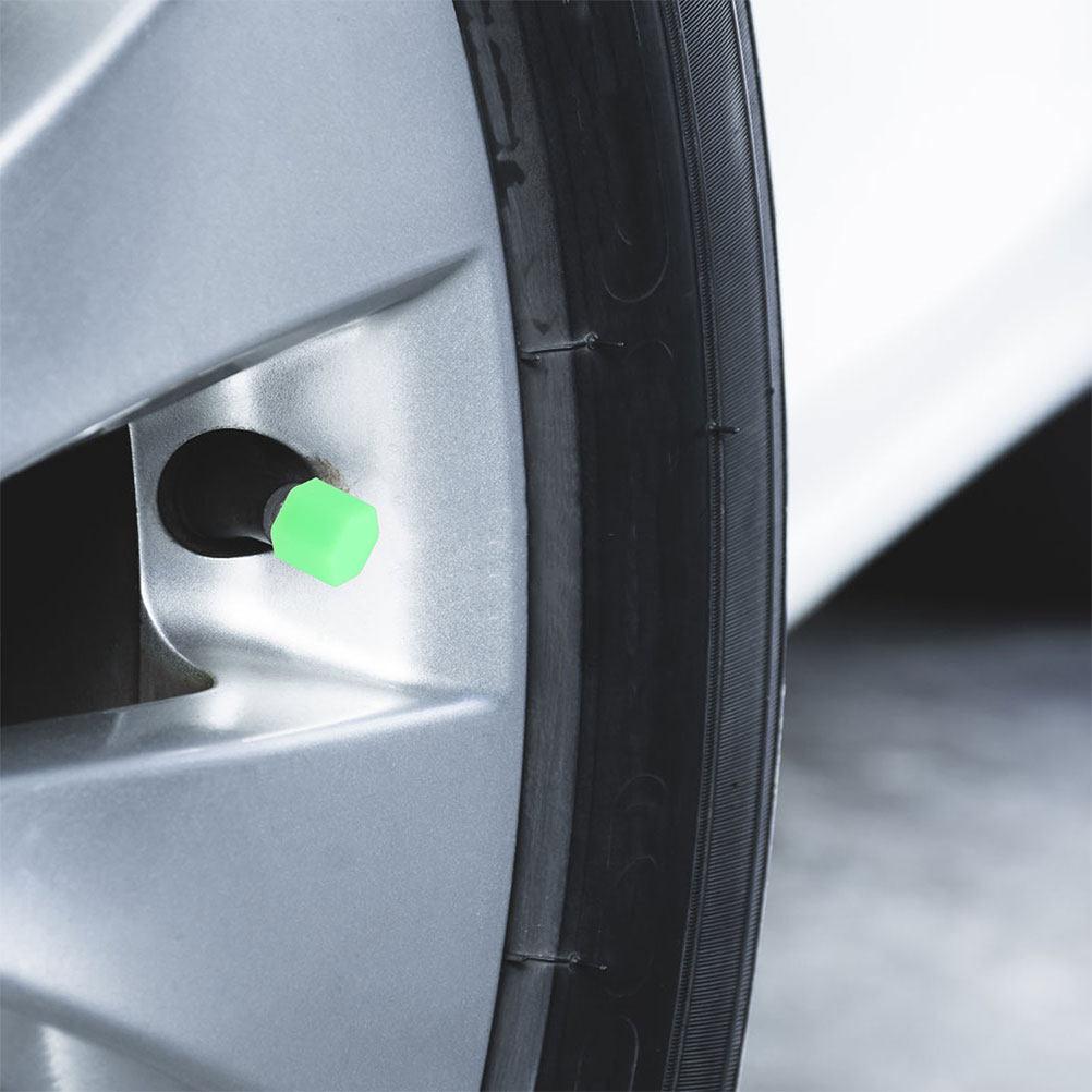 20Pcs Glow in The Dark Screw Caps Silicone Wheel Lug Nut Covers Night Visibility Protection for 15Mm Car Tire Hub Caps
