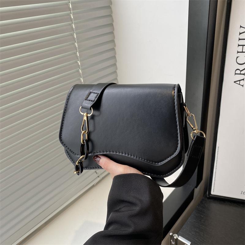 

Texture solid color fashion foreign style 2025 French fashion new retro casual one shoulder underarm crossbody small square bag woman