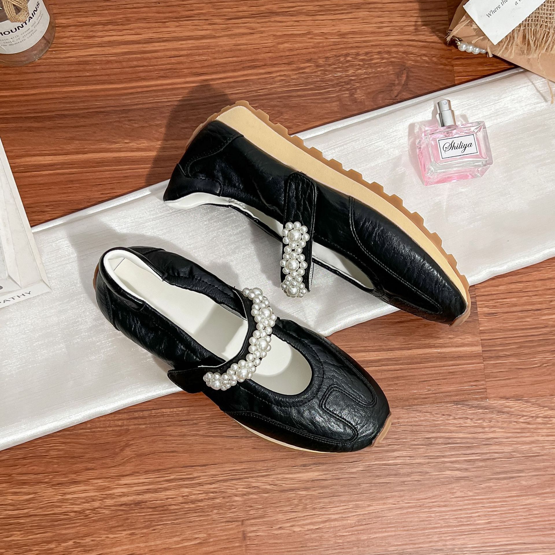 

Летние новые французские туфли Мэри Джейн женские ретро жемчужное слово с мягкой подошвой одинарные туфли женский темперамент носить высокое чувство 40 чёрный