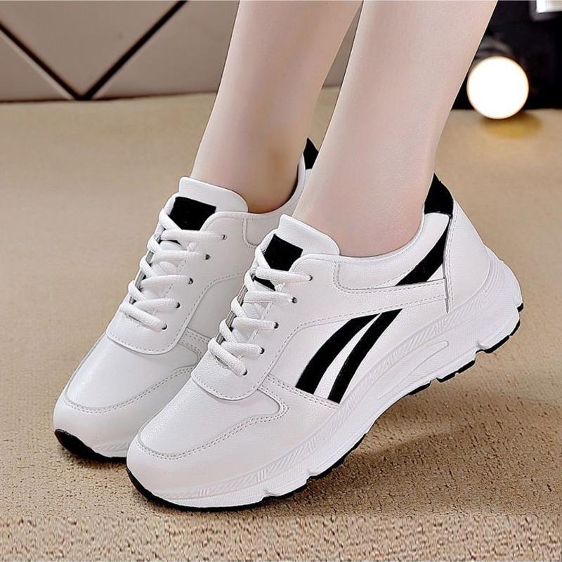Kleine weiße Schuhe Damen Frühling und Herbst neue vielseitige Sportschuhe Student lässig Leder leichtes Board Schuhe