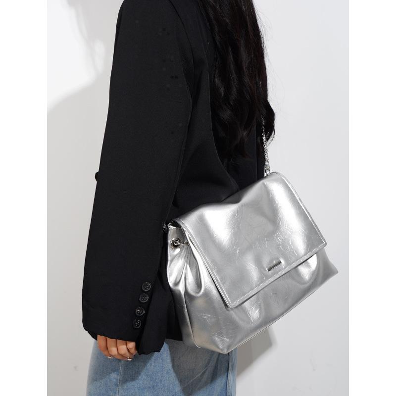 Niche Design High-End Cowhide Chain Shoulder Tote 2025: Large Capacity Women's Crossbody Bag