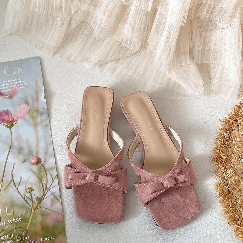 Internet celebrity explosion fairy wind pink low heel slippers women's summer wear 2025 with skirt French cool slippers