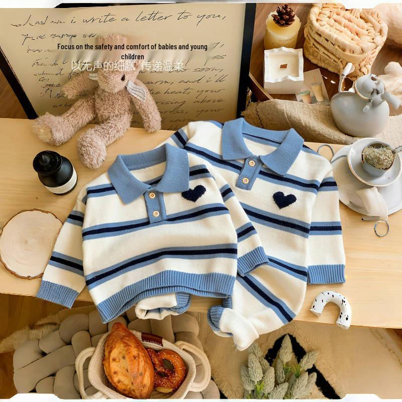 2025 Herbst/Winter Gestreifter Herz Familienstrick-Jumpsuit für Drei oder Vier