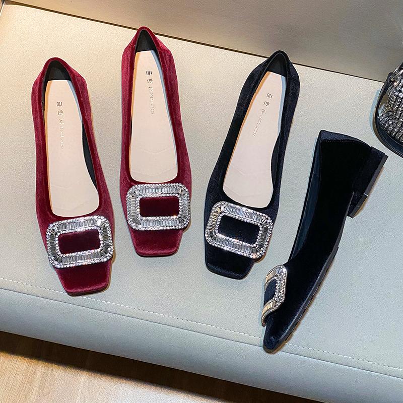 Square head thick heel flat shoes women's 2025 new autumn and winter black suede banquet comfortable temperament Internet celebrity rhinestone shoes