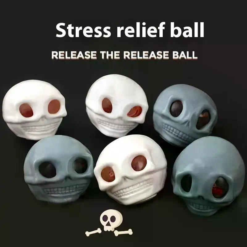 Squeezable Skull Shape Decompression Toy, Creative Halloween Toy, Blood and Magnets, Set of 1/2