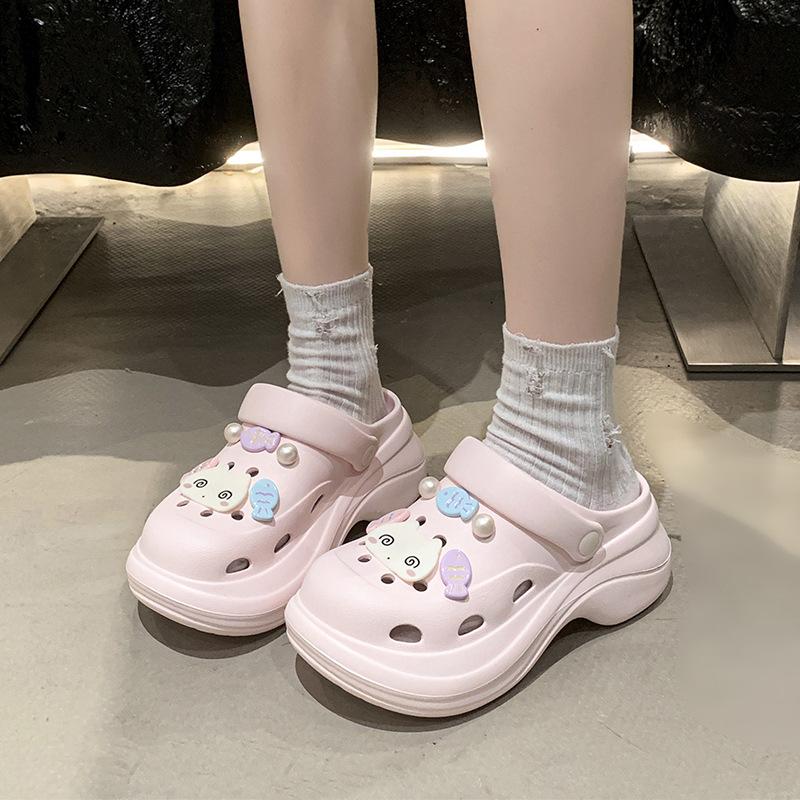 Thick-soled Cute Cartoon Fish Hole Shoes Women's 2025 Spring and Summer Fashion Wear Comfortable Stepping On Shit Bag Head Slippers