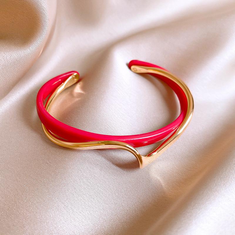 Gradient Geometric Resin Bracelet: Elegant, Versatile Fashion Jewelry for Women