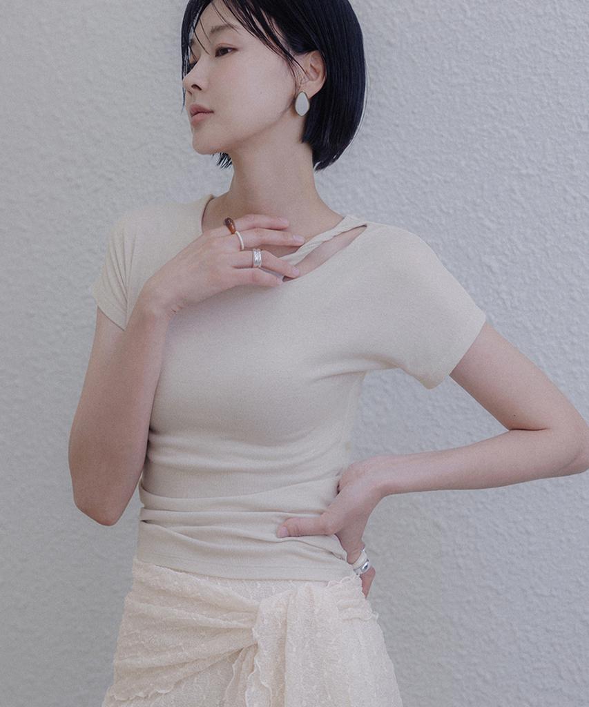 Memua Ring Twist Cap Sleeve T-Shirt (Light Beige)