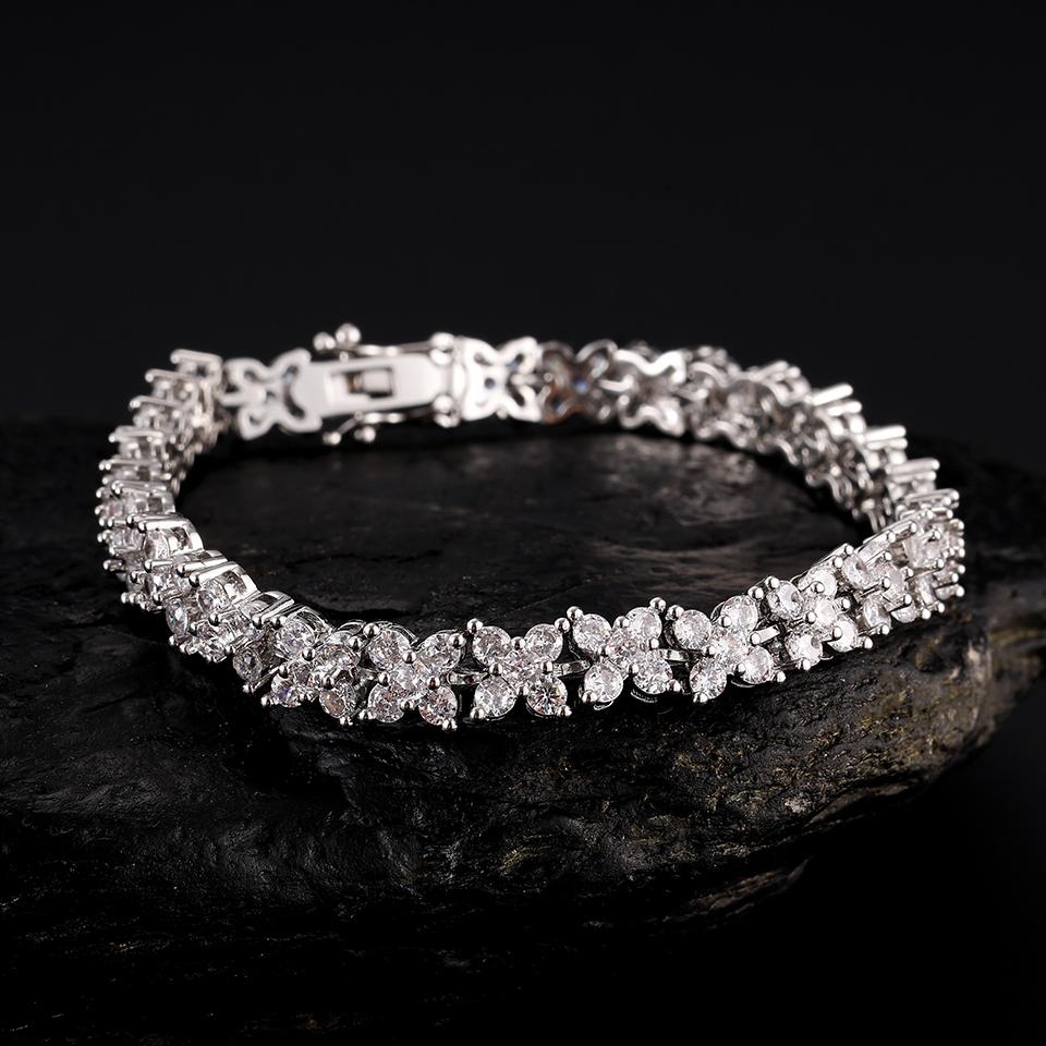 ZAKOL Luxury Buling Four-leaf Flower Shiny Zircon Tennis Bracelet for Women New Trendy Wedding Party Zircon Accessories