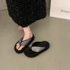 Beautiful Thick-soled Black Pinch-on Flip-flops for Women's New Toes, Seaside Women's Summer Outer Wear, Going Out Cool Slippers