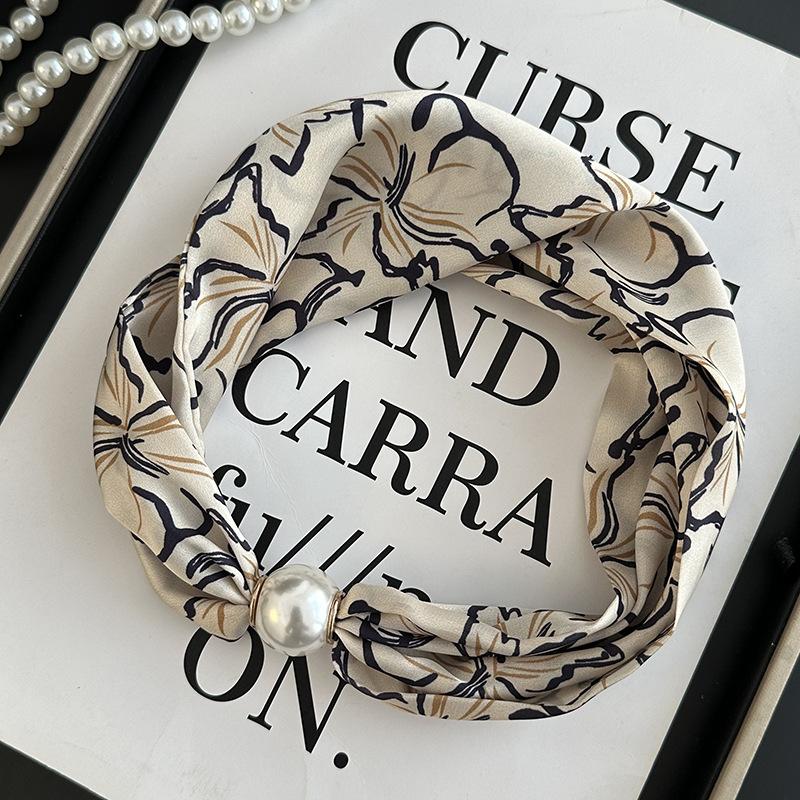 Pearl necklace women's magnetic buckle silk scarf high-end spring and summer new niche wear printed silk scarf scarf