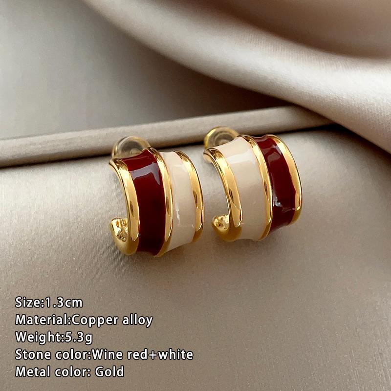 

2026 Vintage style Wine red Contrasting Half Circle Enamel Earrings For Womens Elegant Temperament Jewelry Christmas Accessorise