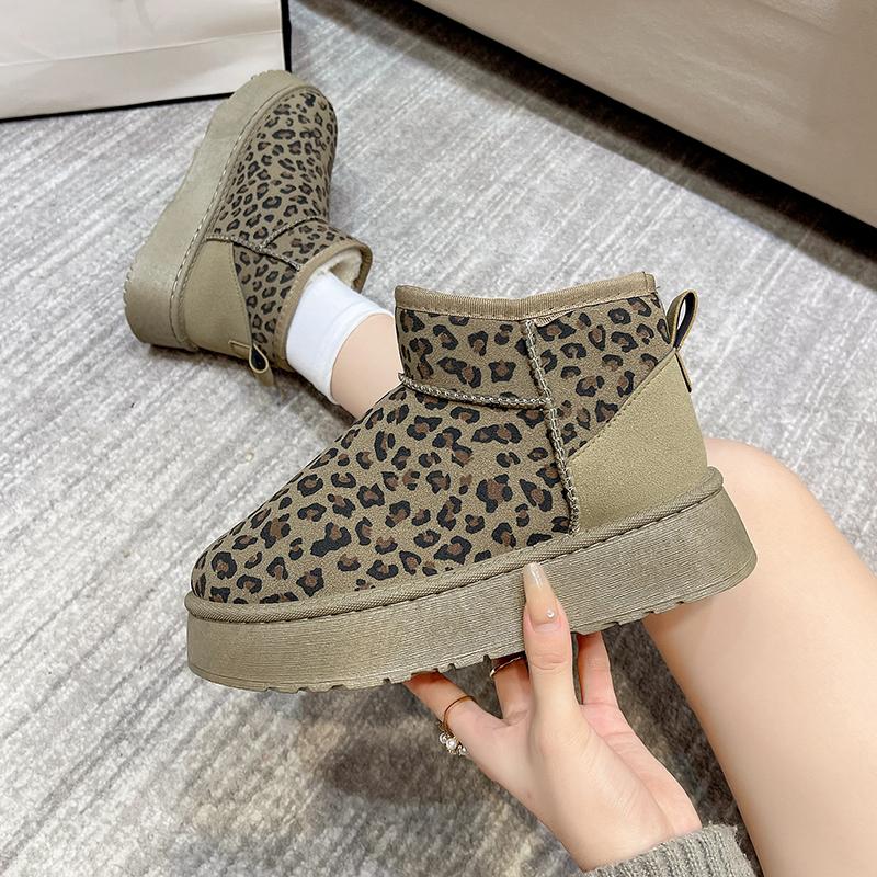 2024 Women's Velvet Thick Bottom Soft Bottom Leopard Pattern Winter Velvet Thick Leopard Pattern Flat Bottom Snow Boots