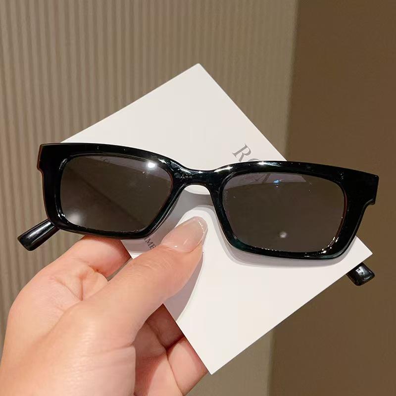 

New Cool Sunshade Glasses For Boys Children Summer Outdoor Uv Resistant Sunglasses Retro Kids Cat Eyes Eyewear Uv400 Eyeglasses 1PC