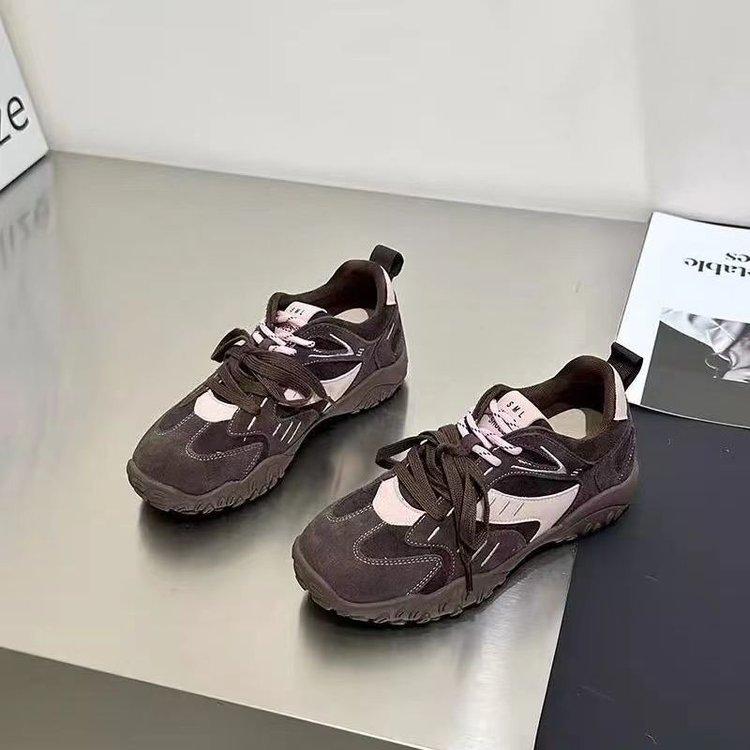 Internet celebrity explosion thick-soled retro moral training shoes women's 2025 spring new fashion versatile casual sports shoes high value