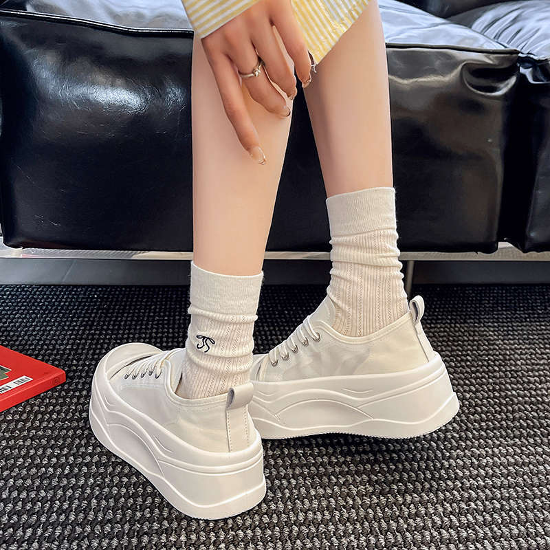 Little white shoes women's summer thin 2025 new lightweight breathable mesh muffin shoes small thick-soled heightening board shoes