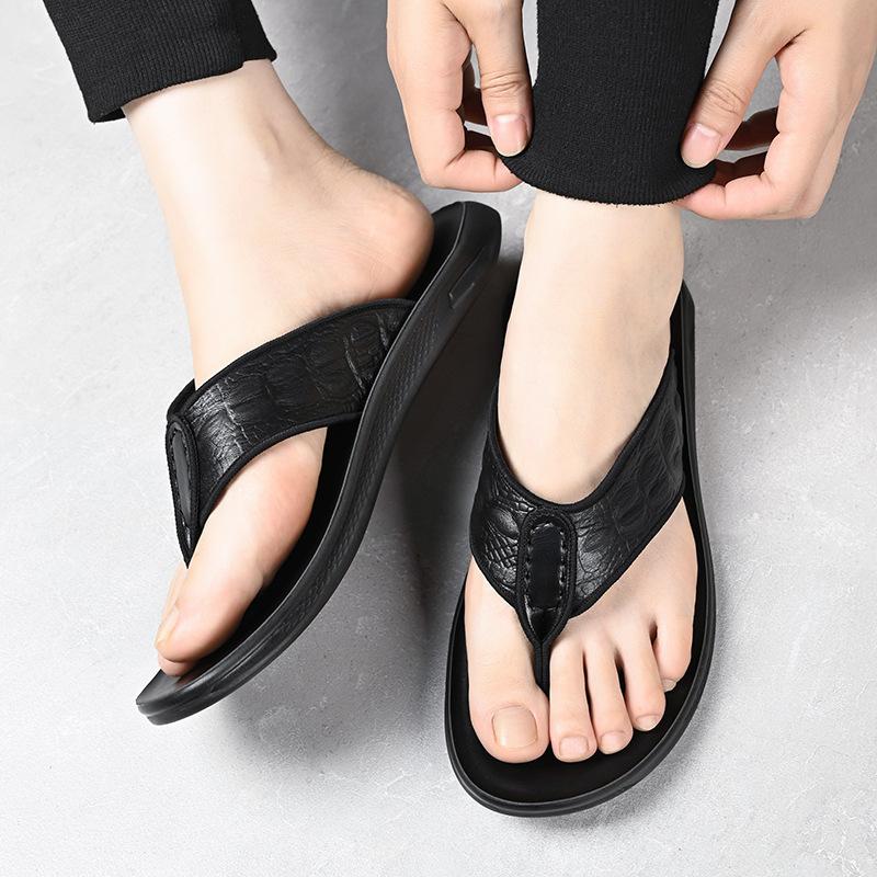 Flip-flops men's outdoor wear non-slip leather pinch feet Vietnamese beach slippers men's sports trendy sandals