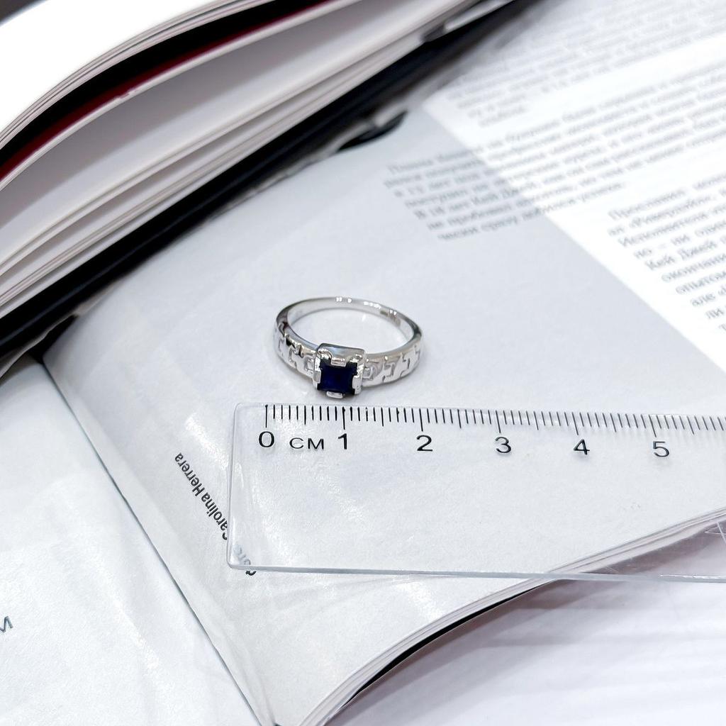 Серебряное кольцо с натуральным сапфиром 0.75ct, вес изделия 2,63 гр (2168768)
