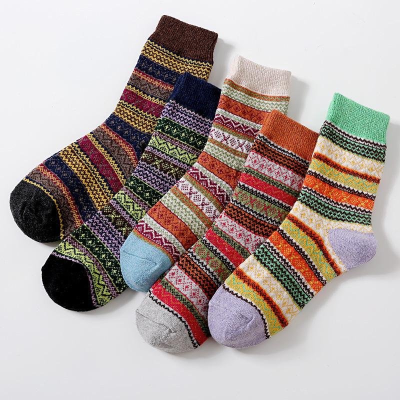 5/10 Pairs Comfortable Casual and Versatile Women's Mid Calf Autumn Winter Thickened Wool Socks with Deer Pattern