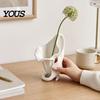 Abstrakte Keramik-Optik Vase 3D-gedrucktes Calla-Lilien-Ornament, Eleganter matter Off-White Blumenhalter mit stabiler Spiralornament-Basis, Minimalistischer Schreibtisch