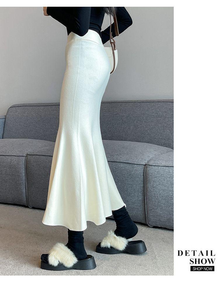 Black Knit High Waist Midi Skirt for Pear Shape Women, Plus Size A-Line Fishtail, Autumn/Winter.