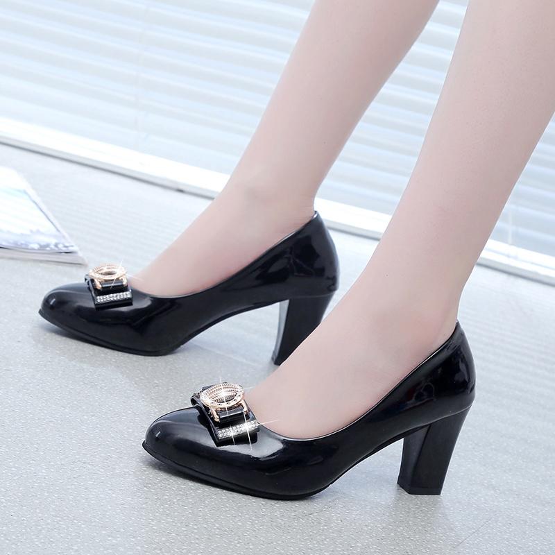 2025 New Zapatos De Mujer Fashion Sweet White Patent Leather Office Career Square Heel Shoes for Women Lady Casual Shoes
