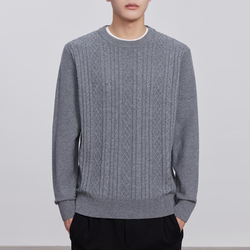 Men's Grey Cable Knit Pullover: 2024 Autumn/Winter, Round Neck, Slightly Loose, Long Sleeve Knitwear.