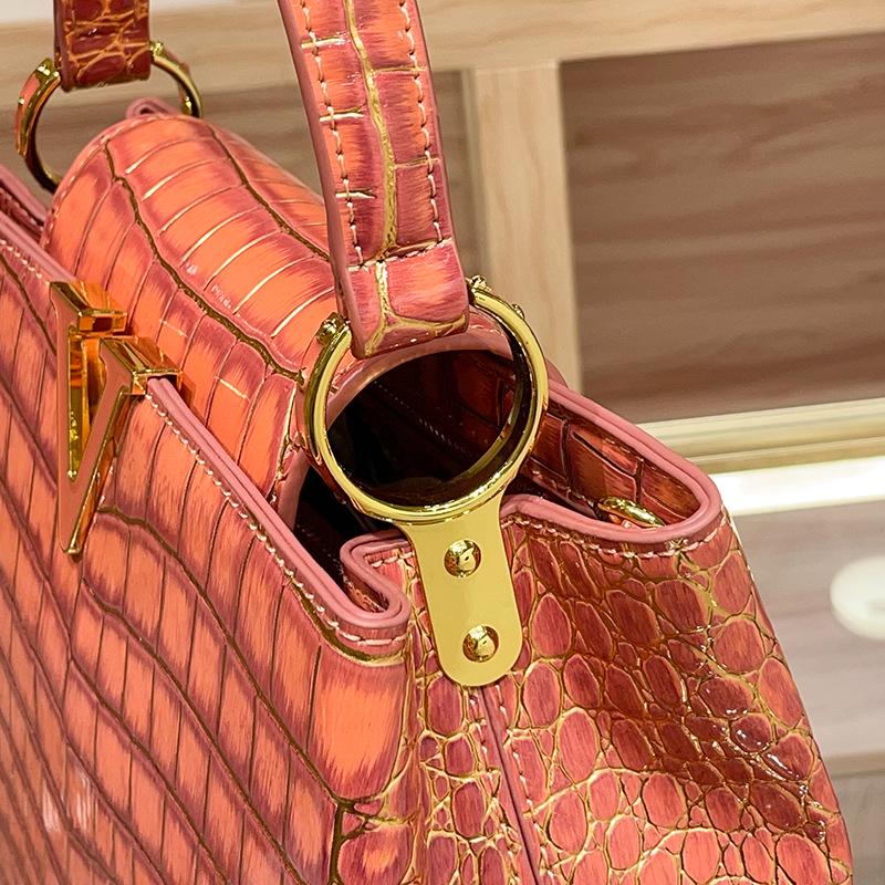 2024 Genuine Leather Crocodile Pattern Tote: Versatile Women's Shoulder & Crossbody Bag