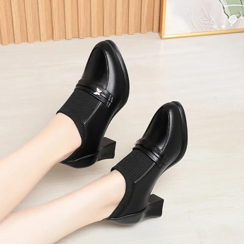 5.5cm 7.5cm All Match Breathable Comfortable Flexible Soft Leather Shoes Women Pumps 2025 Fall Med Block Heels Shoes Office Mom