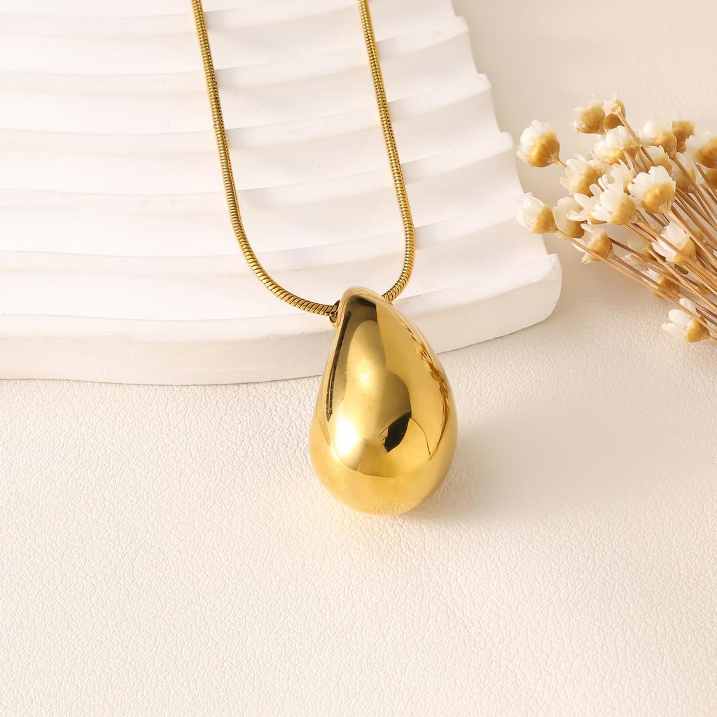 European and American high-end stainless steel water drop necklace niche retro fashion pendant temperament versatile and simple