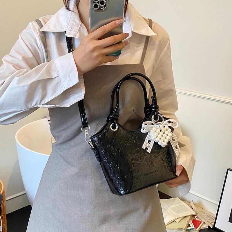 Premium Sense Hand Carry Fashion Bucket Bag Women 2025 New Trendy Simple Shoulder Bag Versatile Casual Messenger Handbag