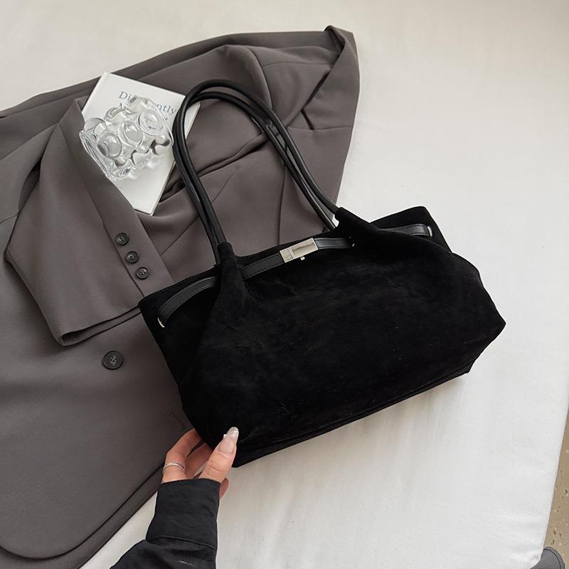 

Casual matte portable bucket bag women s autumn new high-value simple personality shoulder messenger bag чорний