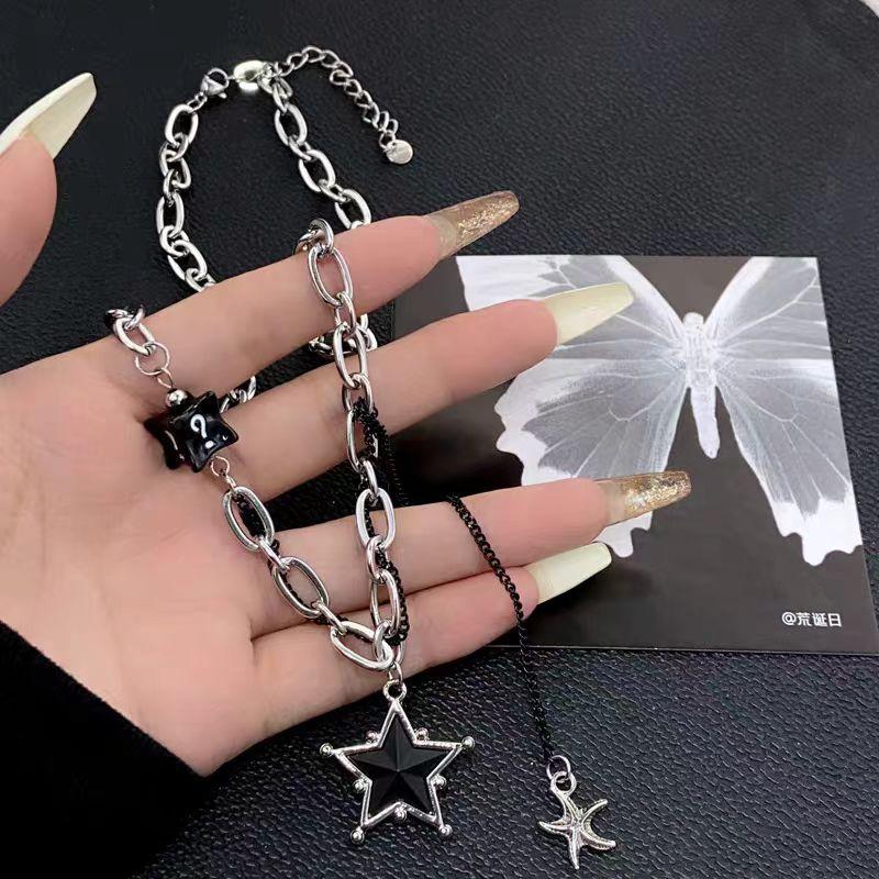 Black star splicing necklace autumn and winter new male and female hip-hop titanium steel sweater chain accessories