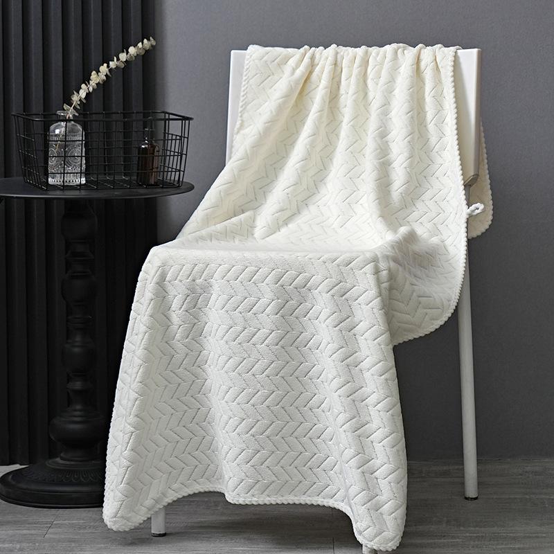 Coral Fleece Bath Towel, Thickened and Enlarged 90 * 170, Covering The Body. Adult Quick Drying and Absorbent Swimming Gift Bath Towel