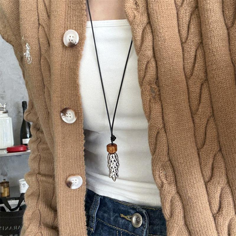 Metal Flower Pinecone Long Necklaces For Women Niche Fashion New Sweater Rope Chain Jewelry Accessory Gift Party
