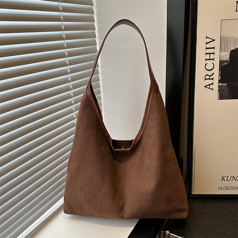 

Матовая премиальная текстура простая женская ретро повседневная универсальная модная сумка-тоут большой вместимости на плечо