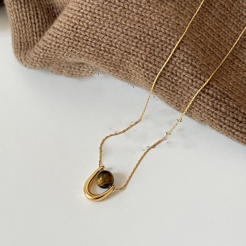 Tiger's Eye Stone U-shaped Pendant Necklace Niche Light Luxury High-end Clavicle Chain Fashion Versatile Temperament Jewelry Women