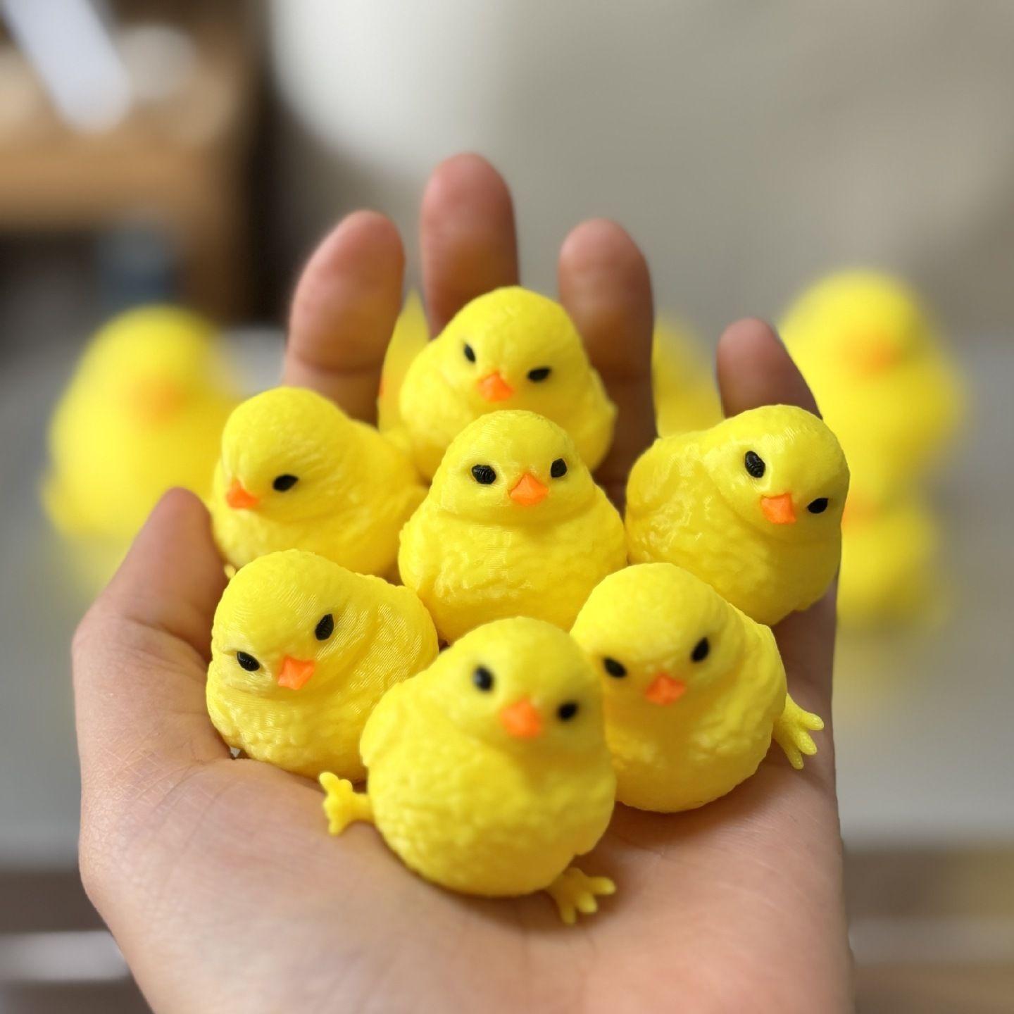 

Артикулированная 3D-печатная фигурка курицы с подвижными суставами, милый декор для стола, аксессуар-шарм для сумки/рюкзака, подарок для коллекционеров 3 жёлтый