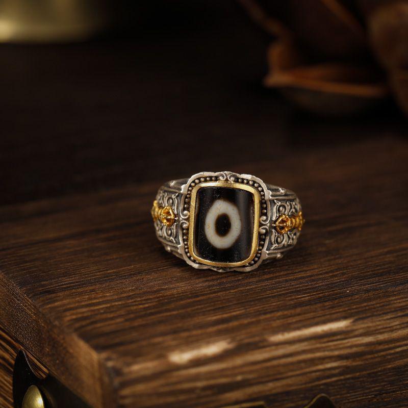

Adjustable Retro One-Eyed Tibetan Dzi Index Ring
